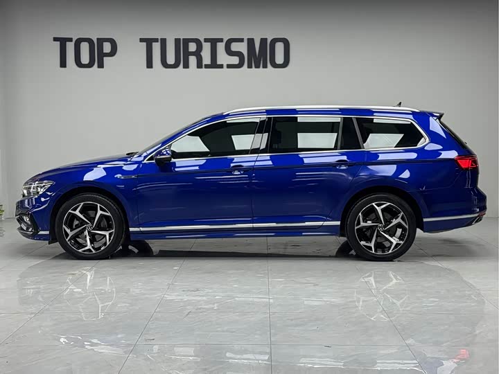 Volkswagen Passat Variant, 2023 — фото 2 из 9