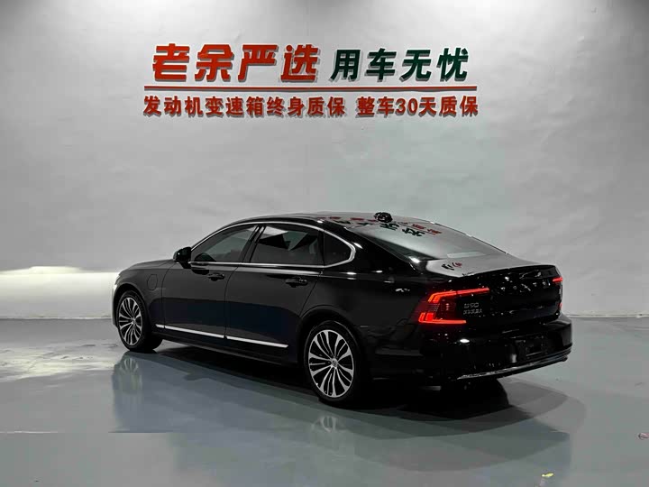 Volvo S90 Hybrid, 2024 — фото 9 из 9