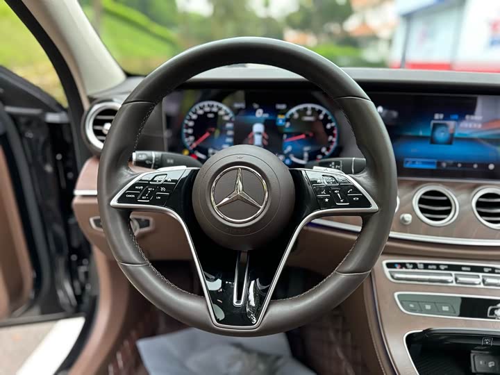 Mercedes-Benz E-Class, 2022 — фото 6 из 9