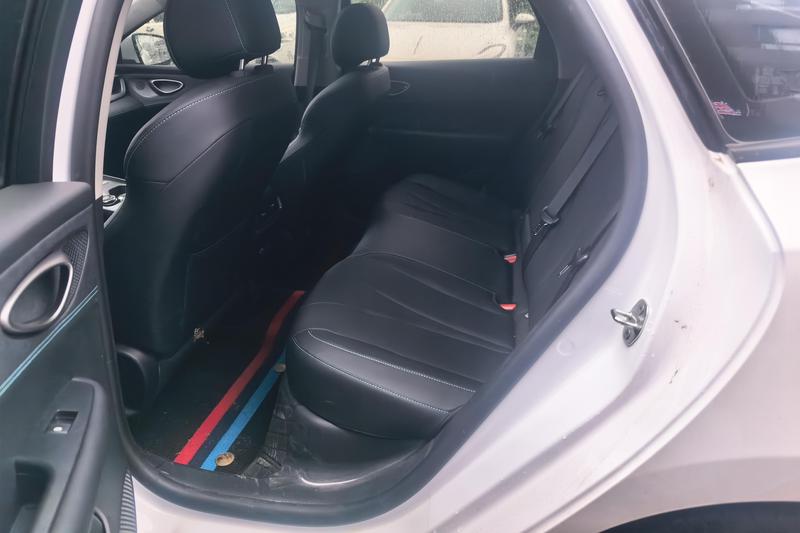 BYD Seal 05 DM-i Hybrid, 2025 — фото 10 из 12