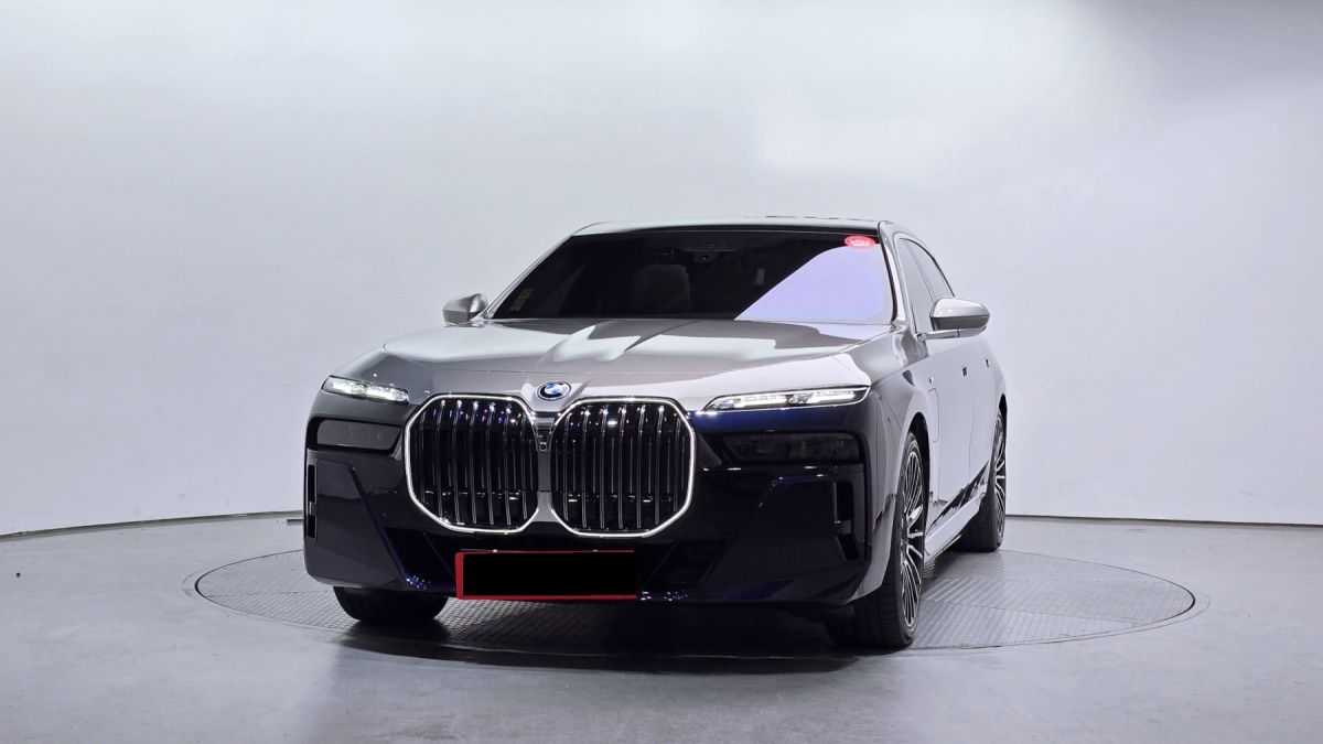 BMW 7 Series, 2025 — фото 3 из 12