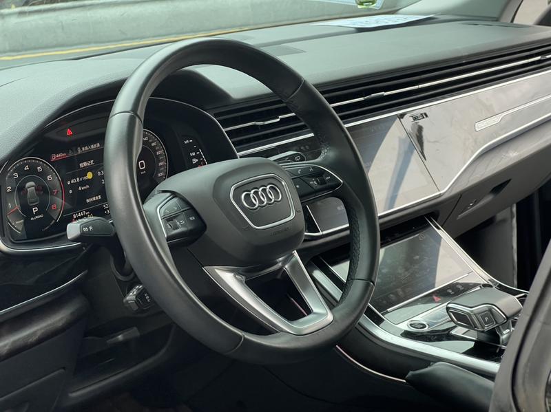 Audi Q8, 2023 — фото 9 из 12