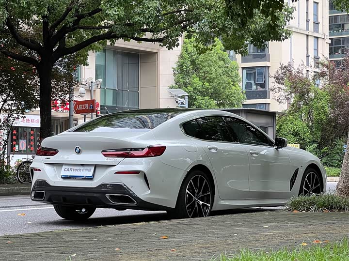 BMW 8 Series, 2024 — фото 5 из 9