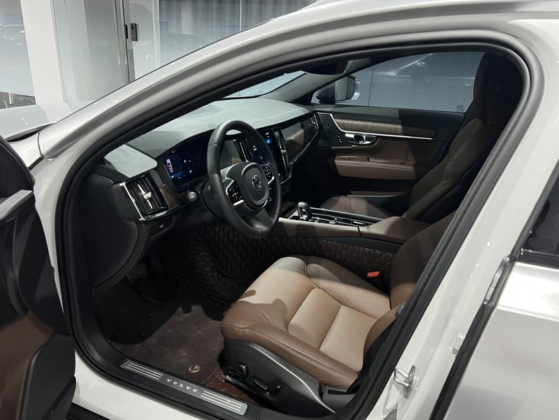 Volvo V90, 2025 — фото 12 из 12