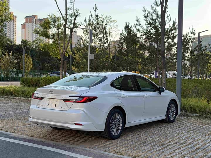 Toyota Camry, 2026 — фото 4 из 9