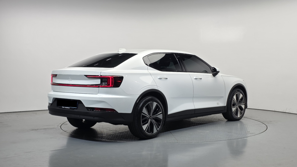 Polestar 2, 2022 — фото 2 из 12