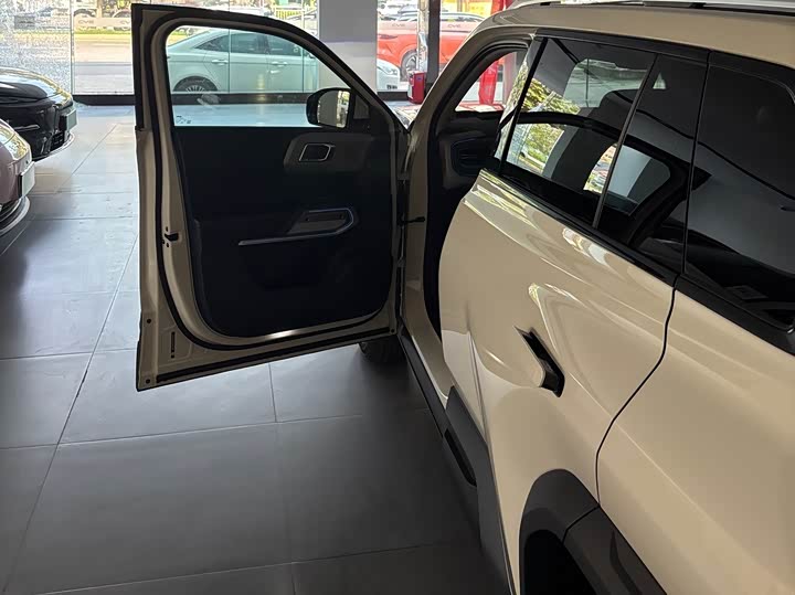 BYD FangChengBao Titanium 3 (Tai 3), 2026 — фото 7 из 9
