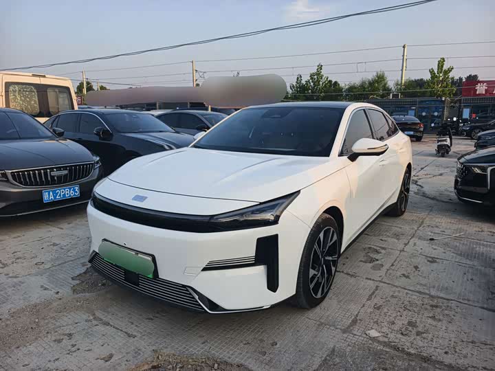 Geely Galaxy L6, 2023 — купить в Москве под ключ