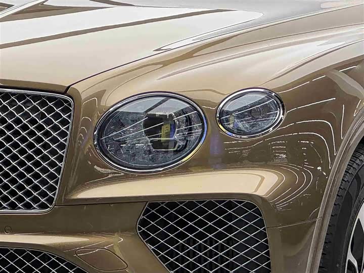 Bentley Bentayga Hybrid, 2022 — фото 3 из 9