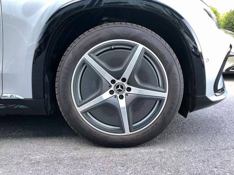 Mercedes-Benz EQS SUV, 2025 — фото 8 из 12