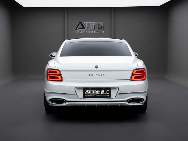 Bentley Flying Spur Hybrid, 2025 — фото 4 из 9