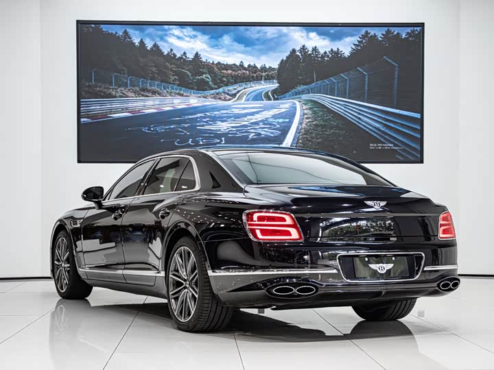 Bentley Flying Spur, 2023 — фото 4 из 9