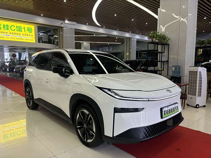 Toyota bZ3X, 2025 — фото 3 из 9