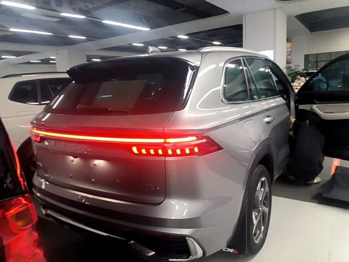 Geely Monjaro, 2025 — фото 7 из 9