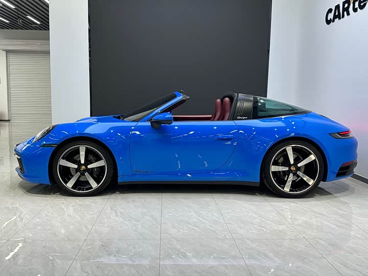 Porsche 911, 2022 — фото 6 из 9