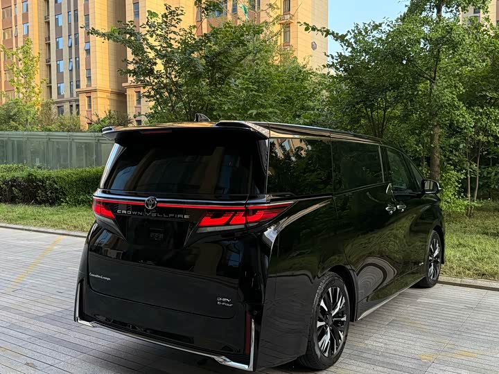 Toyota Vellfire, 2024 — фото 7 из 9