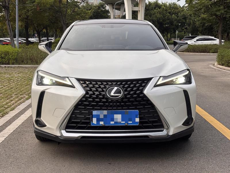 Lexus UX, 2022 — фото 2 из 10