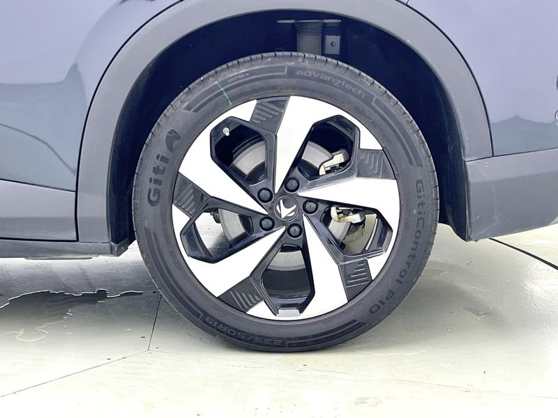 BAIC Arcfox Alpha T5, 2025 — фото 11 из 12