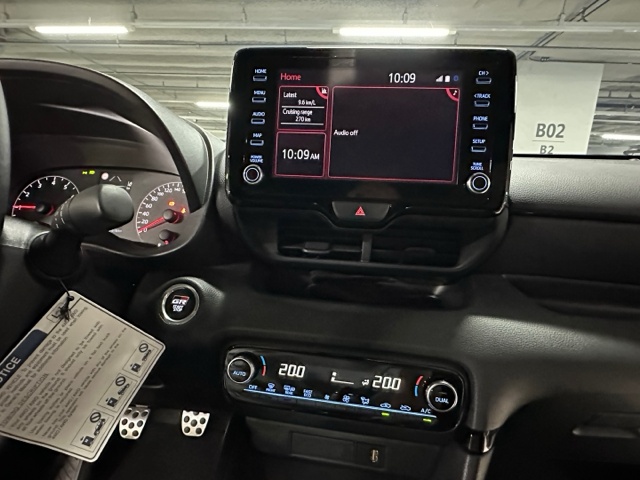Toyota Yaris, 2021 — фото 12 из 12