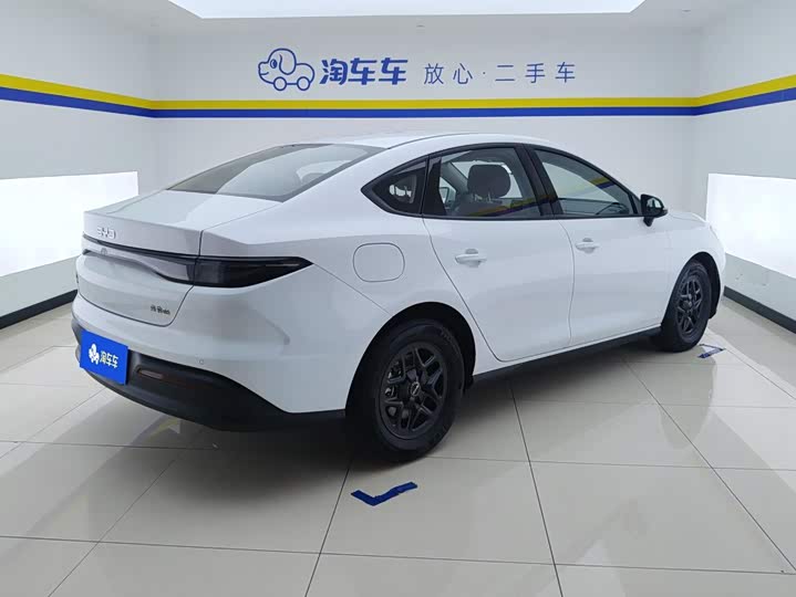 BYD Seal 05 DM-i Hybrid, 2025 — фото 3 из 9