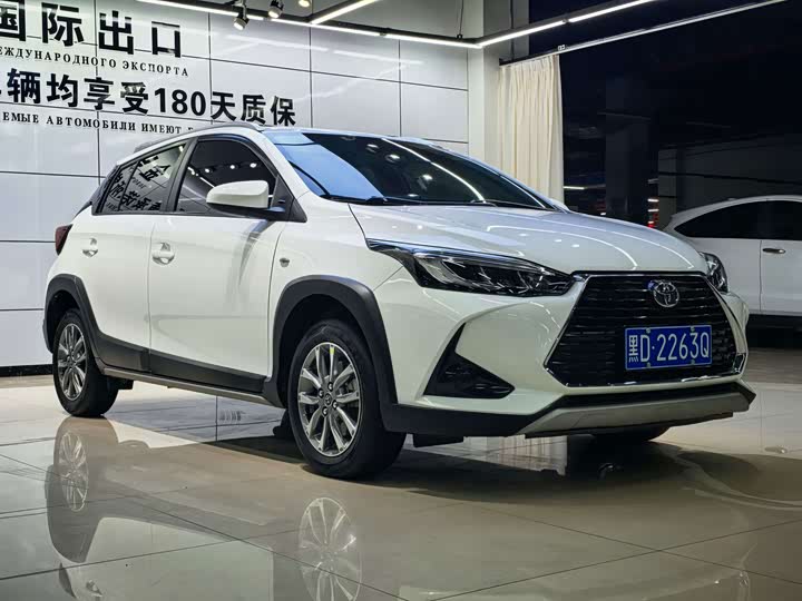 Toyota Yaris L Hatchback, 2022 — фото 3 из 9