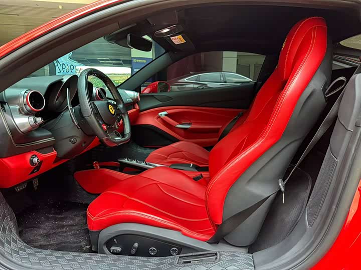 Ferrari F8, 2022 — фото 7 из 9