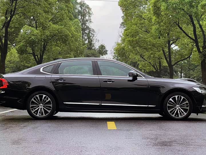 Volvo S90 Hybrid, 2023 — фото 4 из 12