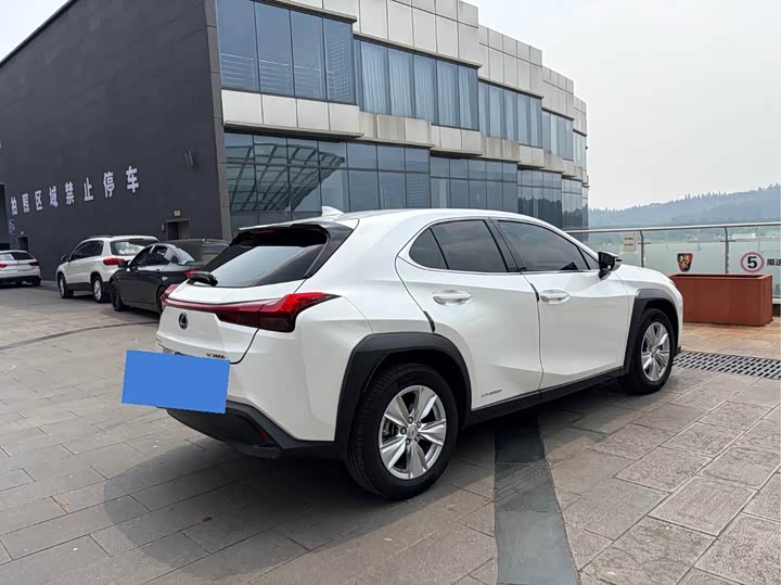 Lexus UX, 2021 — фото 5 из 9