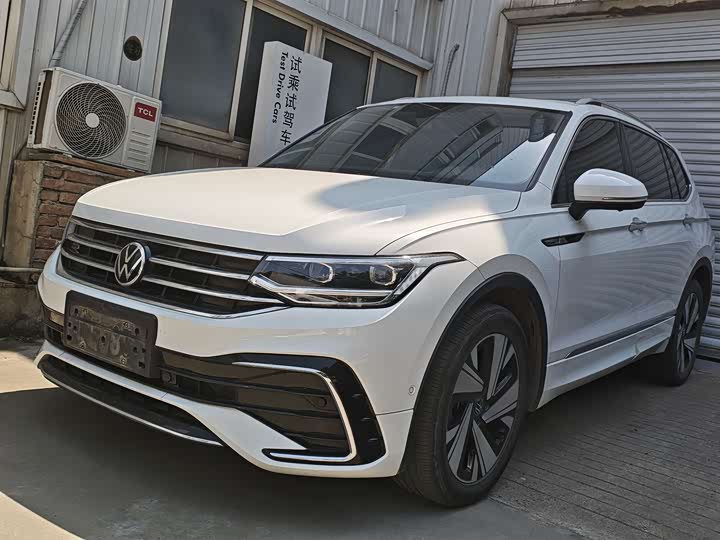 Volkswagen Tiguan L Pro, 2023 — купить в Костроме под ключ