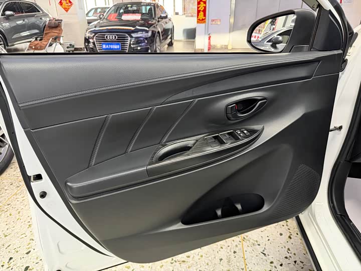 Toyota Yaris L Hatchback, 2022 — фото 7 из 9