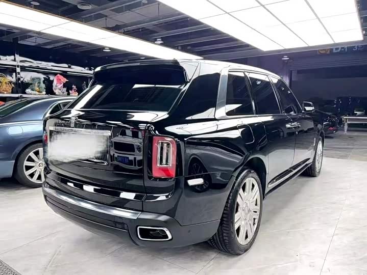 Rolls-Royce Cullinan, 2021 — фото 4 из 7
