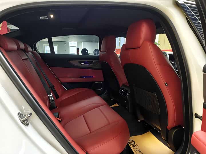 Jaguar XE L, 2025 — фото 9 из 9