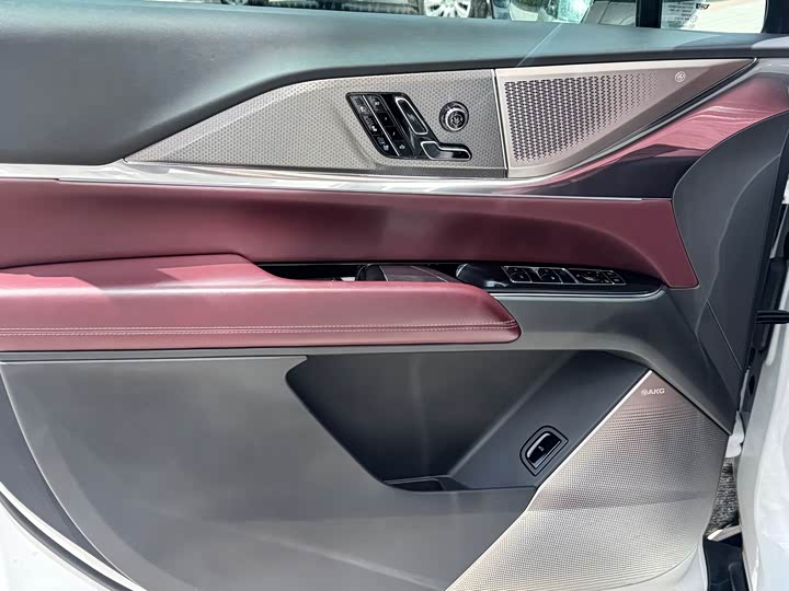 Cadillac XT5, 2024 — фото 7 из 9