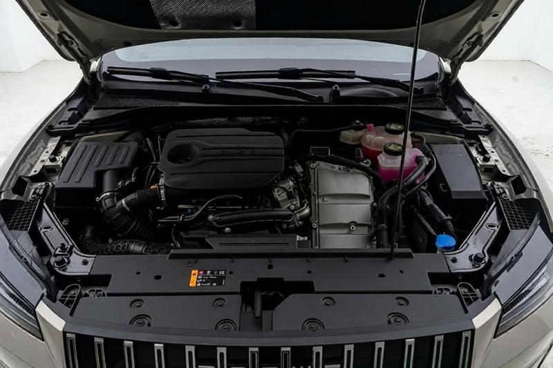 Roewe M7 DMH, 2025 — фото 12 из 12