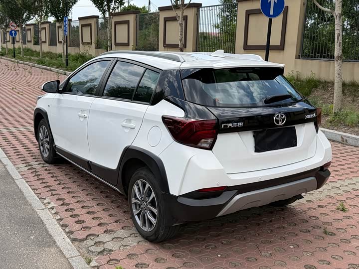 Toyota Yaris L Hatchback, 2022 — фото 6 из 9