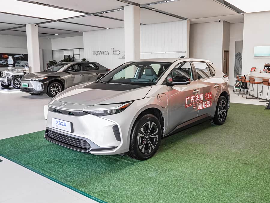 Toyota bZ4X Platinum, 2026 — купить в Саратове под ключ