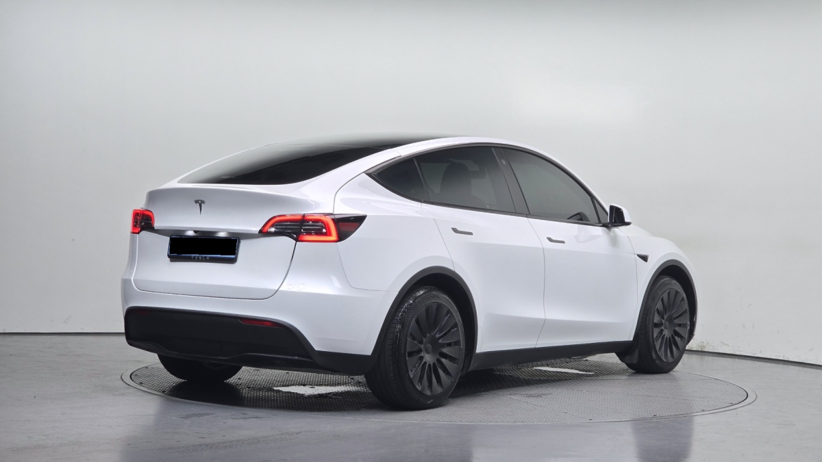 Tesla Model Y, 2023 — фото 2 из 12