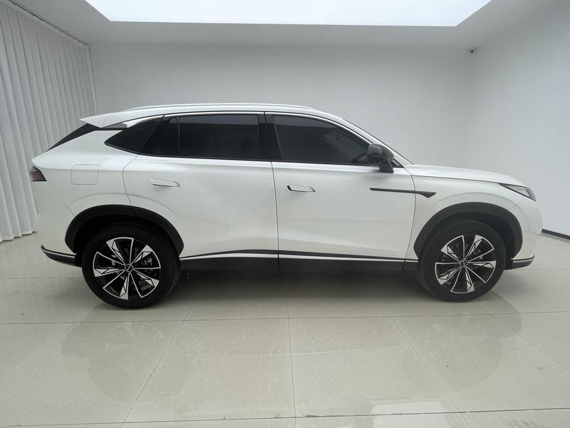 Roewe RX5 Hybrid, 2025 — фото 8 из 12