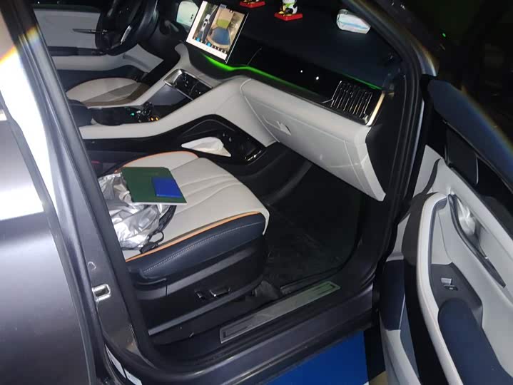 BYD Qin Plus, 2023 — фото 8 из 9