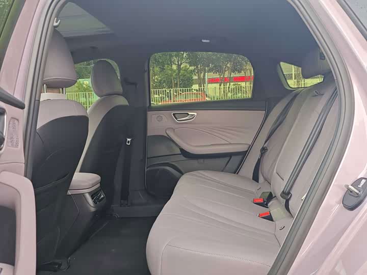 Roewe M7 DMH, 2025 — фото 7 из 9