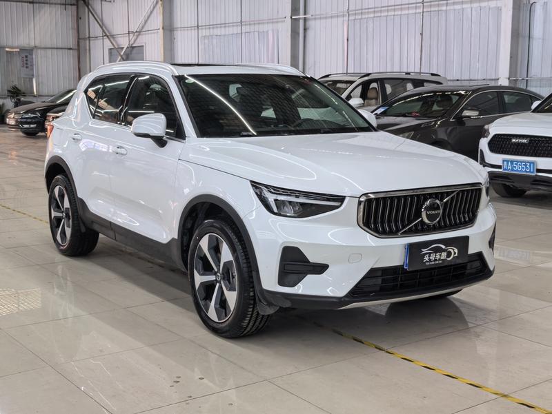 Volvo XC40, 2024 — фото 3 из 10