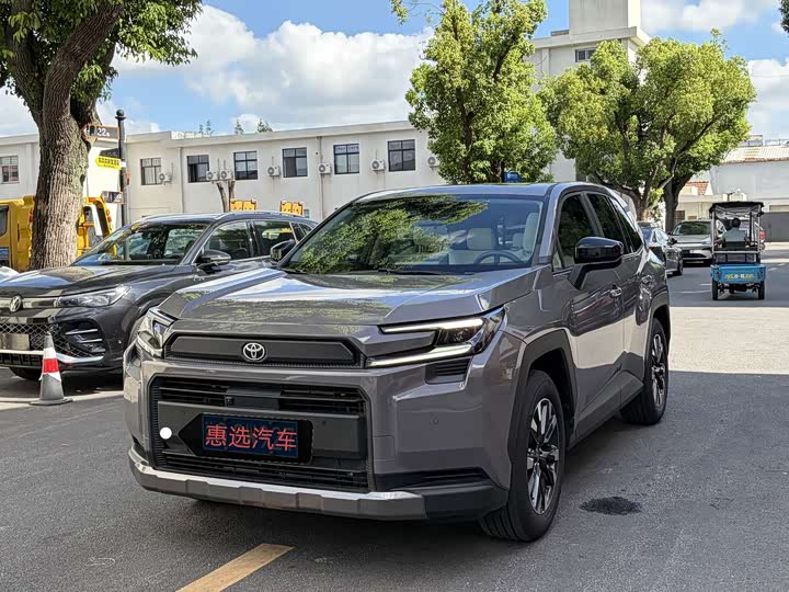 Toyota RAV4, 2025 — купить в Казани под ключ