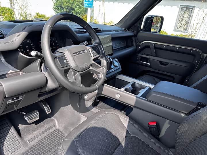 Land Rover Defender, 2024 — фото 8 из 9