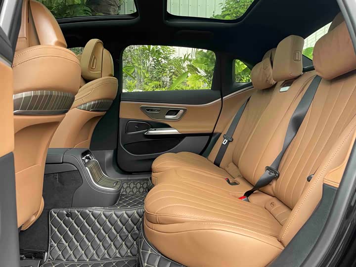 Mercedes-Benz E-Class Hybrid, 2024 — фото 6 из 9