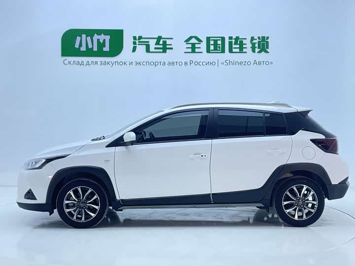 Toyota Yaris L Hatchback, 2023 — фото 5 из 9