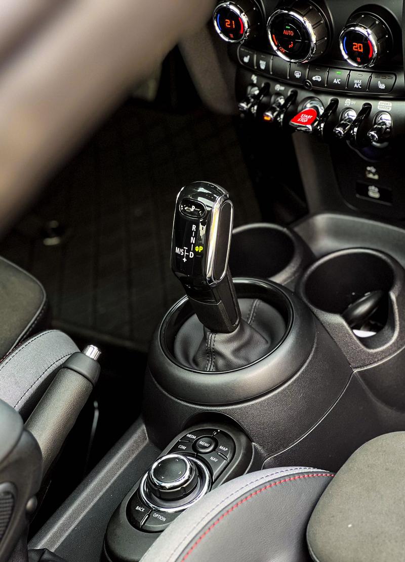 Mini Mini JCW, 2022 — фото 9 из 12