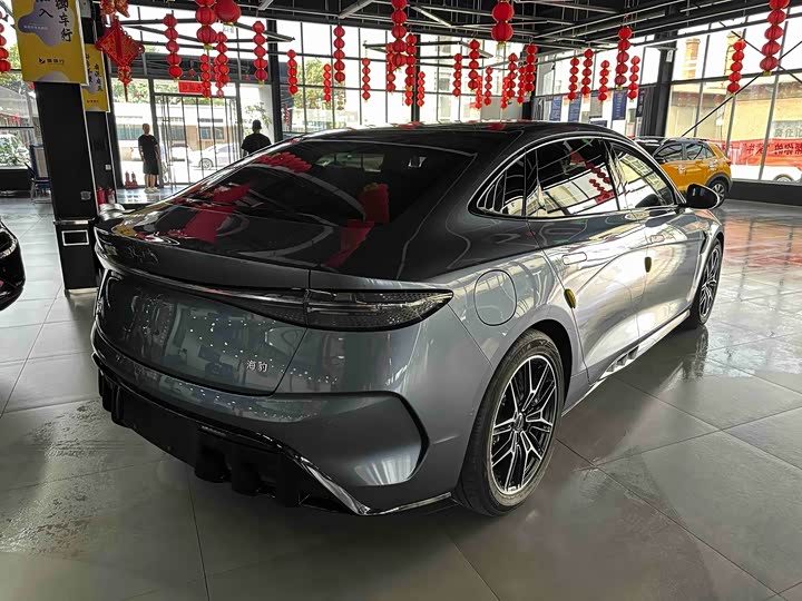 BYD Seal, 2024 — фото 7 из 9