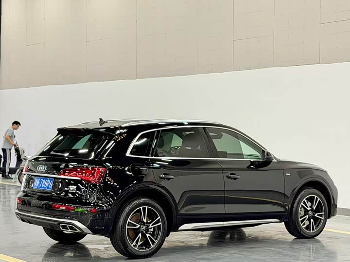 Audi Q5L, 2024 — фото 6 из 9
