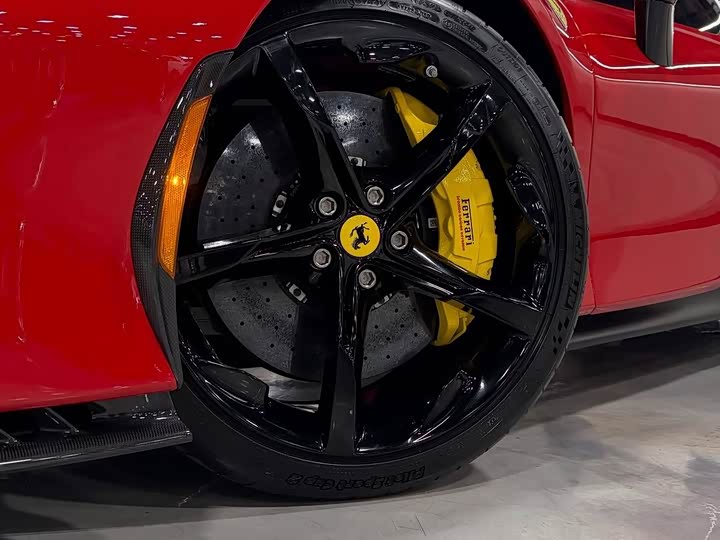 Ferrari SF90, 2022 — фото 6 из 7