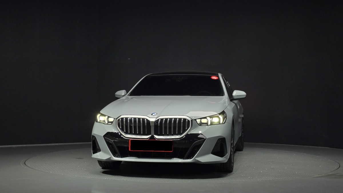 BMW 5 Series, 2025 — фото 3 из 12